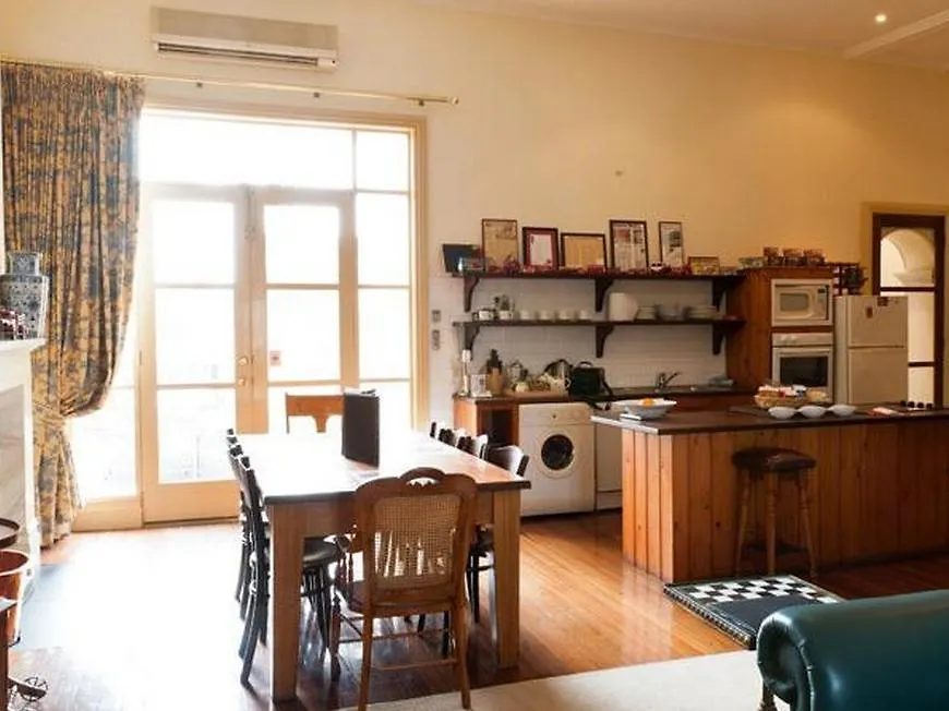 Fire Station Inn Adelaide Guest house