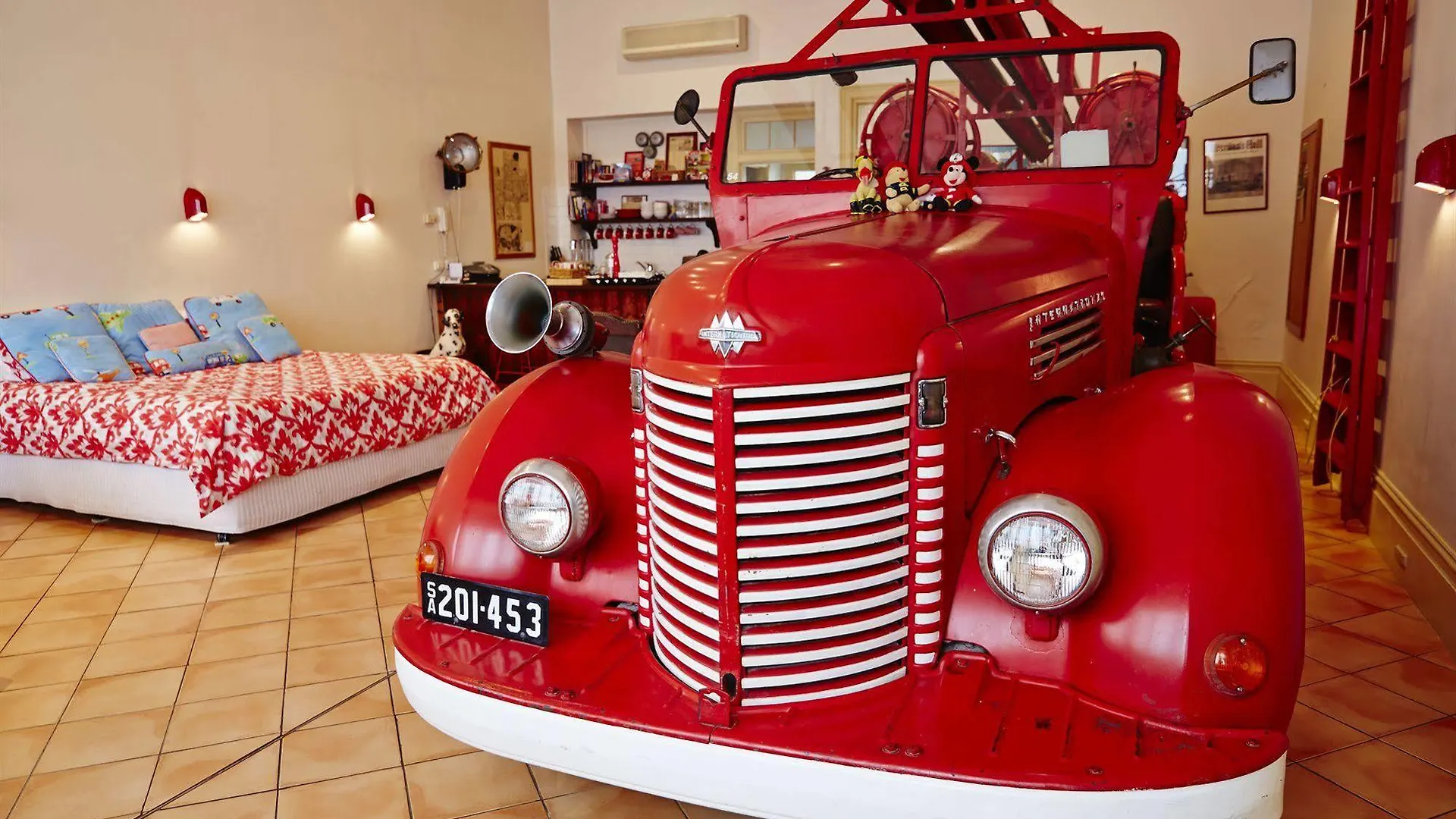 Fire Station Inn Adelaide 4*,